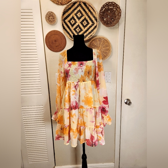 LAST ONE! Square Neck Yellow Floral Mini Dress With Flutter Sleeves NWT - Picture 4 of 11